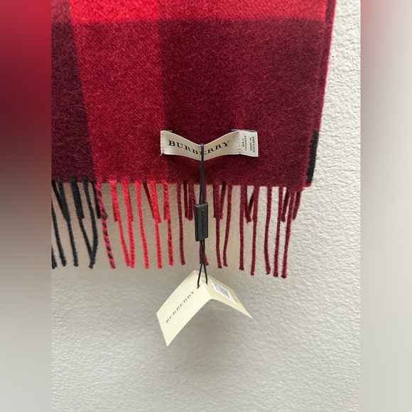 New Authentic Burberry Half Mega Check Scarf - Picture 4 of 7